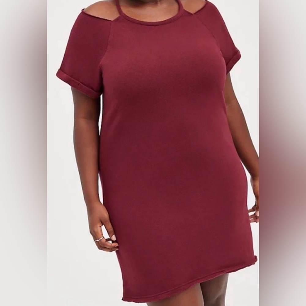 Torrid Mini Cozy Fleece Cold Shoulder Dress
Size 1 (1X) 14/16 NWT & 2 (2X) 18/20 - Picture 2 of 7